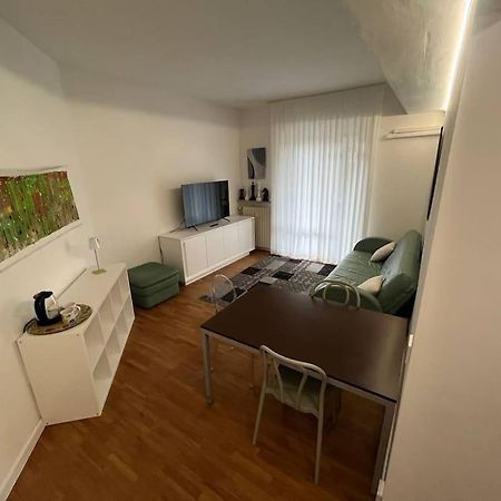 Appartamento Spazioso In Centro Piacenza Luaran gambar